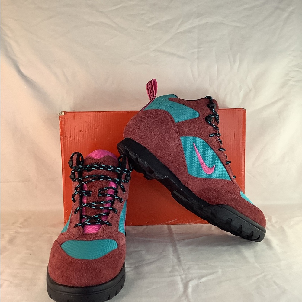 Nike ACG Torre Mid Waterproof “Team Red Dusty Cactus”